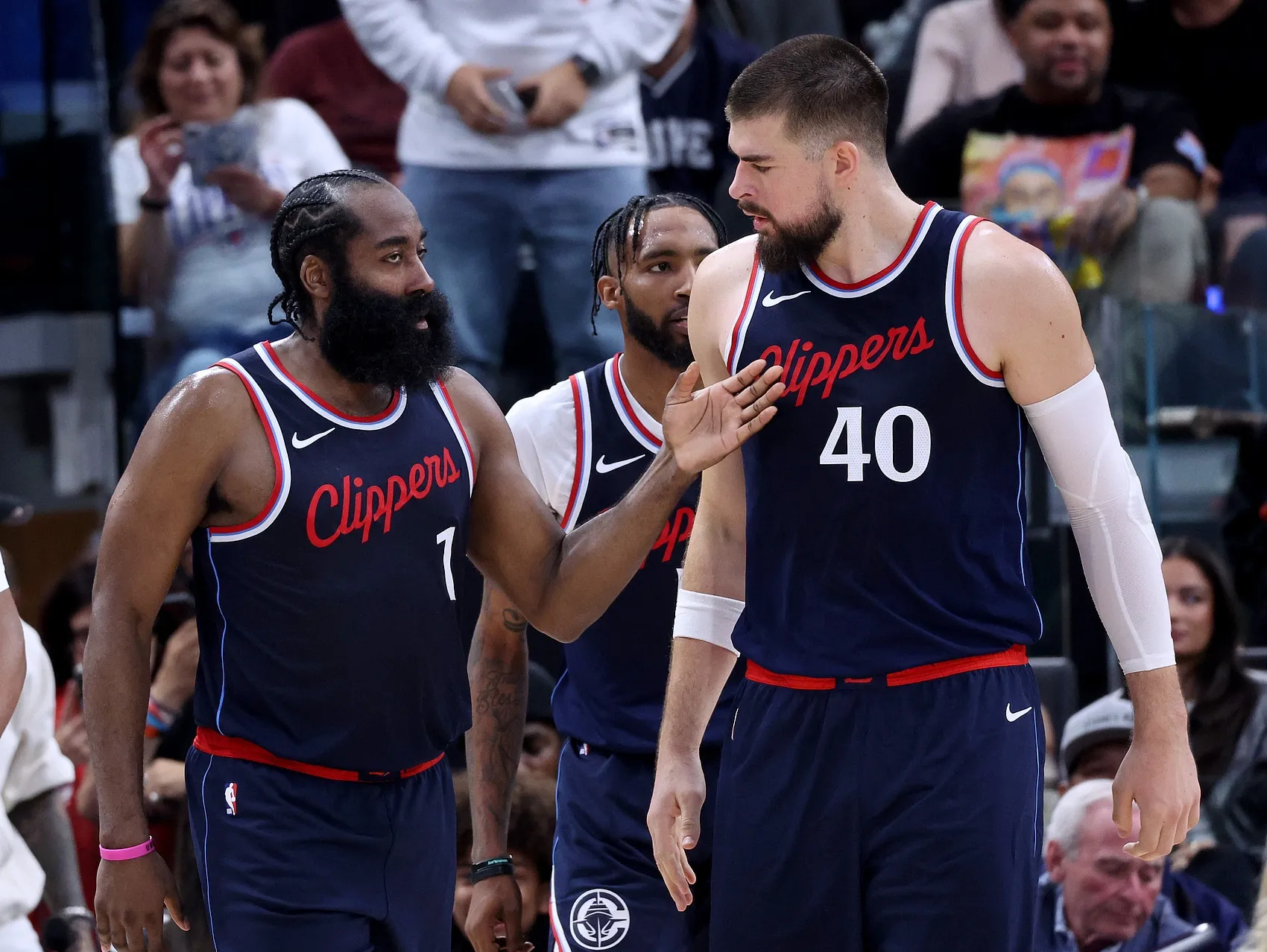 中欧体育平台这也行？关键时刻洛杉矶快船调整名单以备欧冠那不勒斯遗憾出局备战欧联，波特兰开拓者集结日队长鼓劲的简单介绍